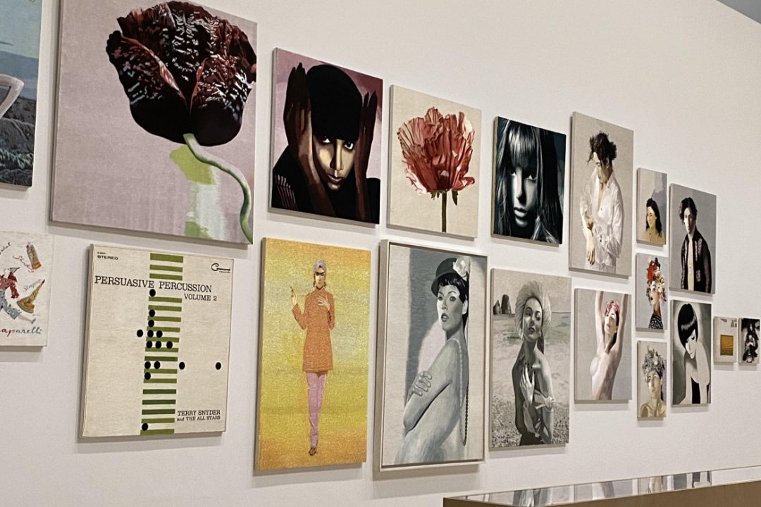 Fuori, in mezzo all’arte